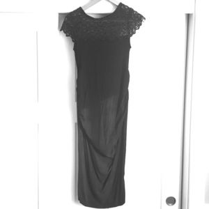 Lace-trimmed maternity dress